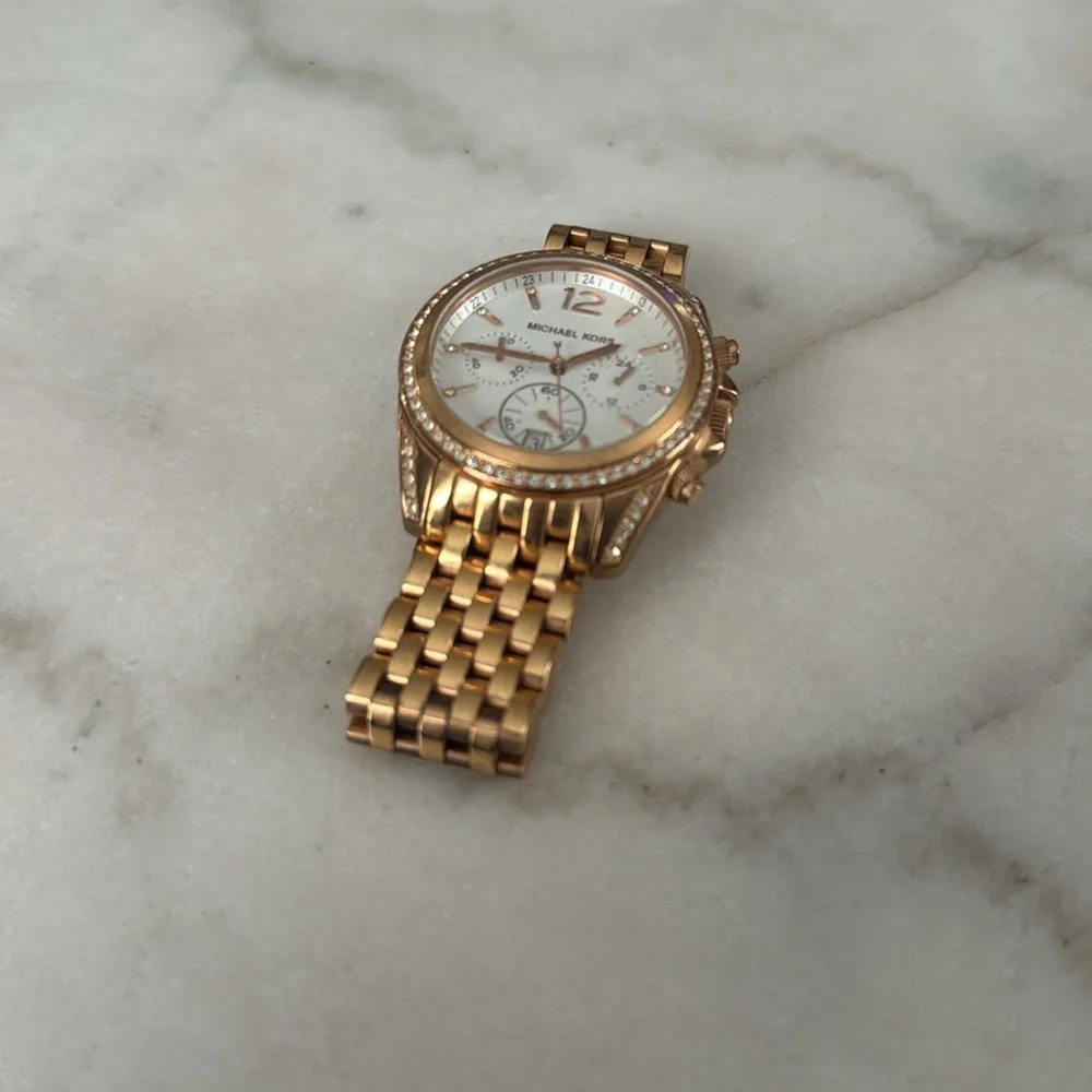 Michael Kors rose gold watch - Picture 2 of 7